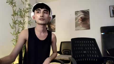 Snapshot of alluring_alpha chatting on June 2026 02:20:02 AM kim and josh online show from June 2026 02:20:02 AM