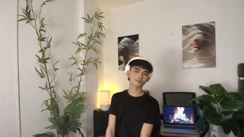 Snapshot of alluring_alpha chatting on June 2026 08:57:01 PM kim and josh online show from June 2026 08:57:01 PM