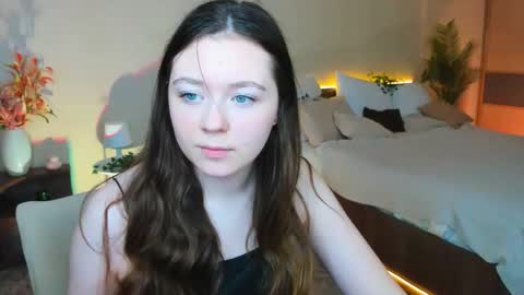 Snapshot of alluringeyess chatting on October 2025 04:37:01 AM alluringeyess online show from October 2025 04:37:01 AM