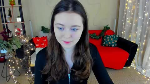 alluringeyess online show from December 2025 05:18:02 PM