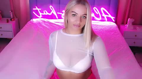 AlwaysHot online show from October 2025 02:33:01 AM