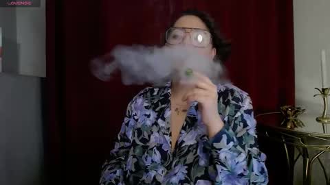         online show from November 2025 06:20:01 PM