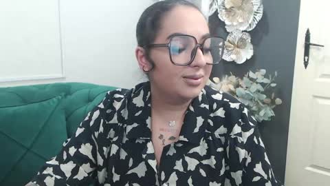 Snapshot of allyiah chatting on May 2026 06:37:01 PM online show from May 2026 06:37:01 PM