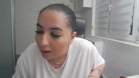 Snapshot of allyiah chatting on May 2026 08:29:01 PM online show from May 2026 08:29:01 PM