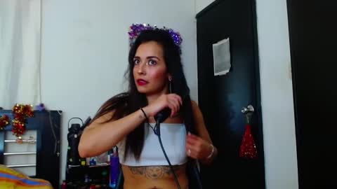 Snapshot of allyson_collins_ chatting on February 2025 07:38:02 PM Allyson collins online show from February 2025 07:38:02 PM