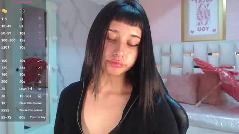 Allysa  online show from October 2025 08:42:01 PM