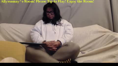 Snapshot of allyssamay chatting on November 2025 04:35:02 AM Allyssamay online show from November 2025 04:35:02 AM