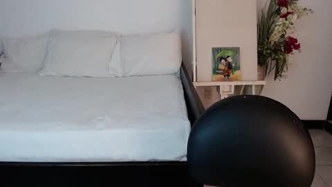 alma_art_ online show from March 2026 08:15:02 PM