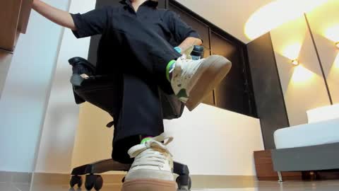 ALMA FENIX  online show from September 2025 12:38:02 PM