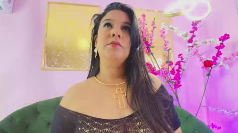 ALMENDRAEVANS online show from November 2025 12:03:01 PM