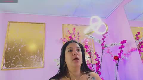 ALMENDRAEVANS online show from November 2025 11:43:02 AM