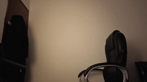 Snapshot of almma_ chatting on November 2025 01:44:01 PM ALMMA online show from November 2025 01:44:01 PM