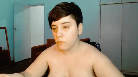 Snapshot of almondonwheels chatting on January 2025 01:04:01 AM Almond online show from January 2025 01:04:01 AM