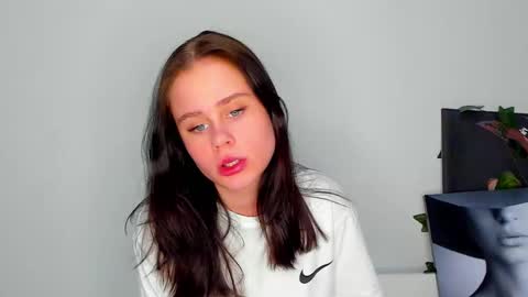 molly online show from January 2025 07:43:02 AM