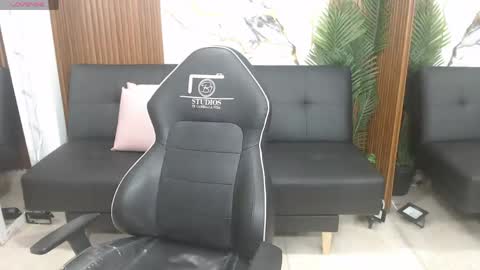 alonddra_tay online show from May 2026 11:29:02 AM