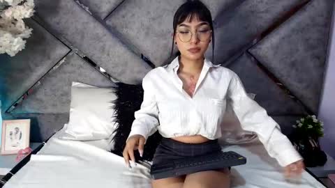 Snapshot of alondra_frox chatting on June 2026 11:48:01 AM Alondra online show from June 2026 11:48:01 AM