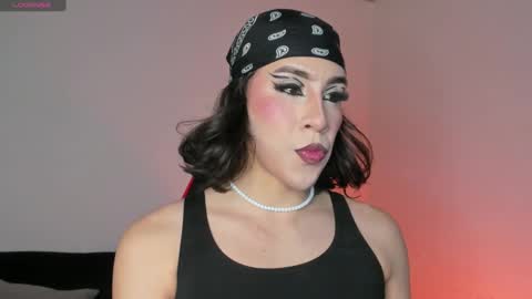 Hazel Bowie online show from December 2025 12:04:01 AM