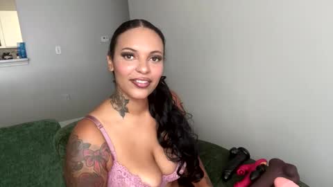alongcamelexy online show from October 2025 03:24:01 PM