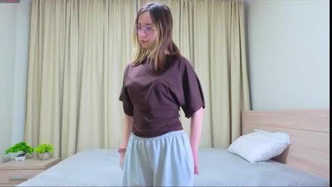 Alorenna online show from March 2026 03:27:02 PM