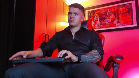 alpha_dominus_ online show from December 2025 04:07:01 AM