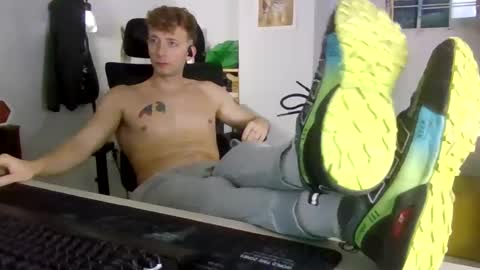 Snapshot of alphabritsex chatting on September 2025 08:23:01 PM Tobias Wilde online show from September 2025 08:23:01 PM