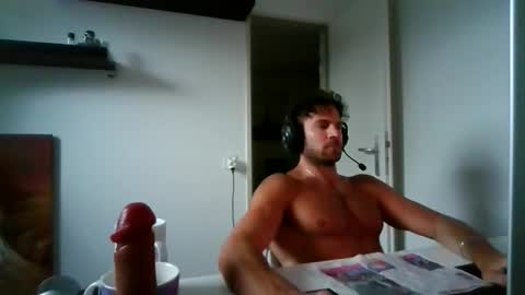 Snapshot of alphah_hunk chatting on May 2026 06:27:01 PM alphah_hunk online show from May 2026 06:27:01 PM