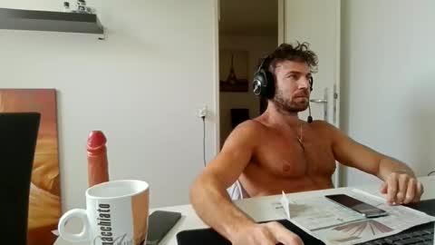 Snapshot of alphah_hunk chatting on May 2026 08:42:02 AM alphah_hunk online show from May 2026 08:42:02 AM