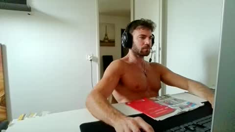 Snapshot of alphah_hunk chatting on June 2026 09:32:01 AM alphah_hunk online show from June 2026 09:32:01 AM