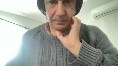 Snapshot of alphandre chatting on January 2025 07:10:02 AM AlphAndre online show from January 2025 07:10:02 AM