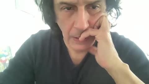 Snapshot of alphandre chatting on February 2025 11:28:01 AM AlphAndre online show from February 2025 11:28:01 AM