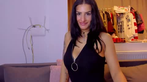 Snapshot of alphaqueenx chatting on April 2026 11:18:01 PM Michelle online show from April 2026 11:18:01 PM