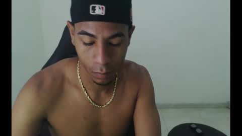 alphas_latins online show from April 2026 07:26:02 PM