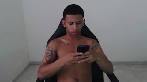 alphas_latins online show from April 2026 04:49:02 AM