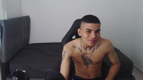 Snapshot of alphas_latins chatting on May 2026 06:46:01 PM alphas_latins online show from May 2026 06:46:01 PM