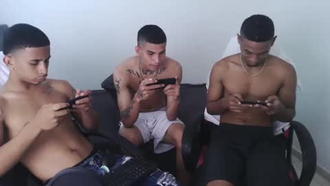 Snapshot of alphas_latins chatting on May 2026 06:47:02 PM alphas_latins online show from May 2026 06:47:02 PM