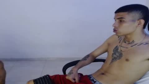 Snapshot of alphas_latins chatting on May 2026 04:00:01 PM alphas_latins online show from May 2026 04:00:01 PM