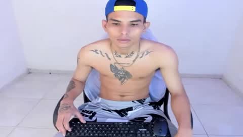 Snapshot of alphas_latins chatting on May 2026 06:27:01 PM alphas_latins online show from May 2026 06:27:01 PM