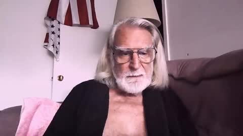 AlphaUniform online show from September 2025 05:27:02 PM