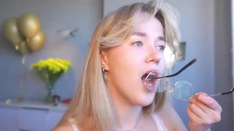 Snapshot of aluntick chatting on May 2026 02:11:01 PM Amelia NEXT STREAM online show from May 2026 02:11:01 PM