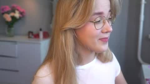 Snapshot of aluntick chatting on June 2026 02:19:02 PM Amelia NEXT STREAM online show from June 2026 02:19:02 PM
