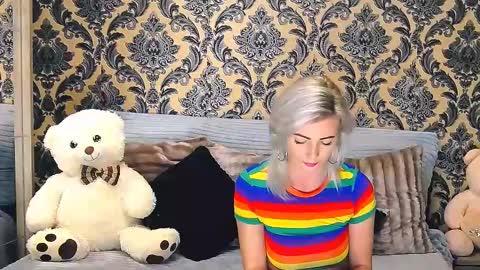 Snapshot of alyblonde chatting on February 2025 01:40:02 PM aly online show from February 2025 01:40:02 PM