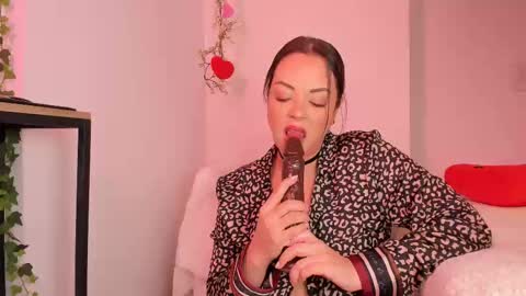 Snapshot of alyjonesoficiall_ chatting on February 2025 06:33:02 PM Aly Instg oficial alyjones Lush and Domi love toys are on online show from February 2025 06:33:02 PM