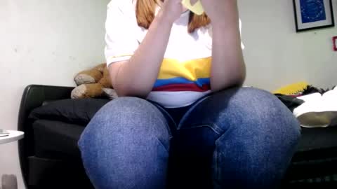Snapshot of alynfoxx chatting on June 2026 02:12:01 AM Alyn Maria online show from June 2026 02:12:01 AM