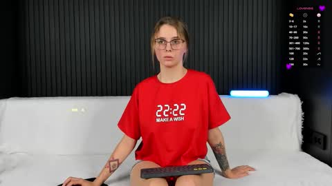 Snapshot of alyona_24 chatting on November 2025 04:29:02 PM Alena online show from November 2025 04:29:02 PM