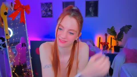 alyssa_smitt online show from January 2025 04:54:01 AM