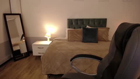 Snapshot of alyssia_wolds_1 chatting on January 2025 12:39:02 PM alyssia wolds online show from January 2025 12:39:02 PM