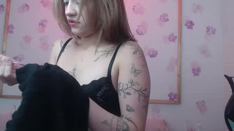 Snapshot of alyy_cute chatting on October 2025 02:19:01 PM Alyy online show from October 2025 02:19:01 PM