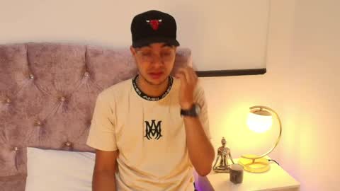 Amadeo Wild online show from January 2025 12:01:02 PM