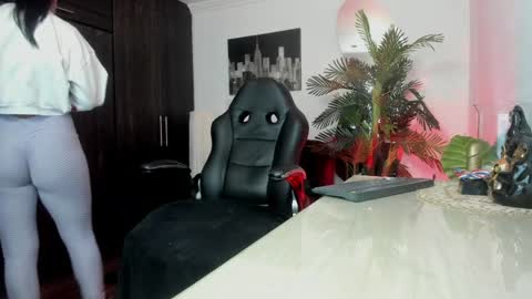 anny online show from March 2026 02:28:02 AM