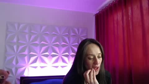 Amalett online show from October 2025 12:17:01 PM